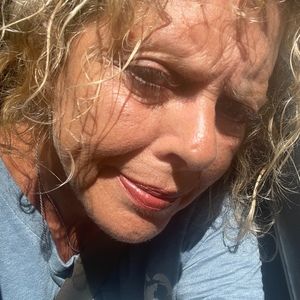 Meet your Posher, Cynthia